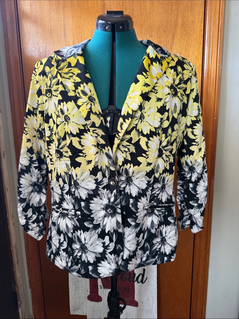 new directions Yellow & Black Floral Blazer Tunic